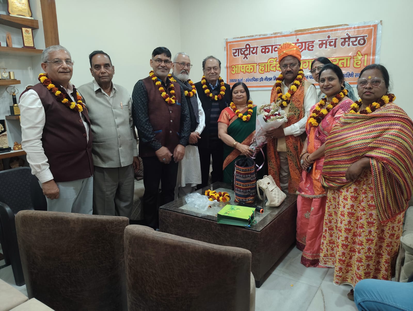 राष्ट्रीय काव्य संग्रह मंच की संगोष्ठी का आयोजन बड़े सुचारू रूप से सम्पन्न हुआ।