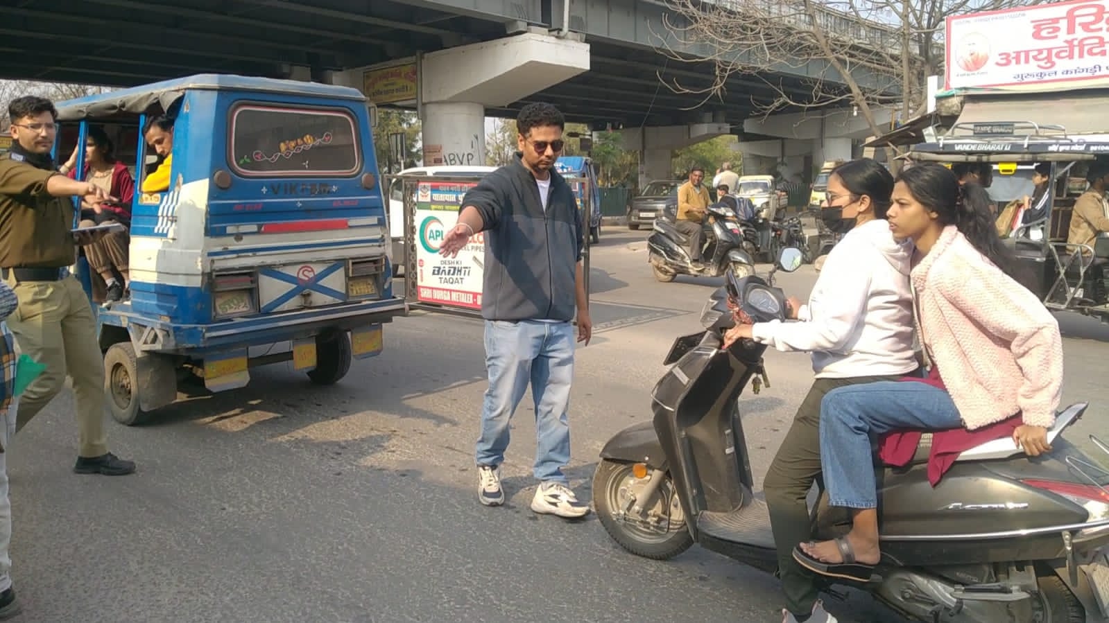 जिलाधिकारी मयूर दीक्षित के निर्देशन में परिवहन विभाग ने चलाया विशेष प्रवर्तन अभियान