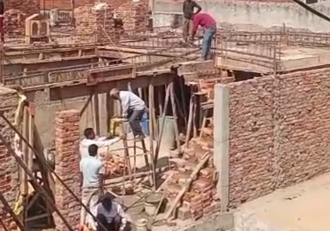 मेरठ कमिश्नर के सख्त निर्देशों के बाद भी अवैध निर्माणों पर एमडीए की कार्रवाई शून्य।? चौथे लेंटर की तैयारी।