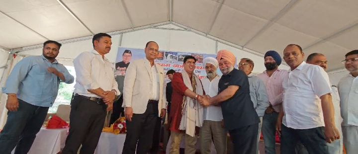 चारधाम यात्रा–2026 के सफल एवं सुरक्षित संचालन हेतु परिवहन विभाग, उत्तराखंड द्वारा व्यावसायिक यात्री वाहनों के लिए ग्रीन कार्ड प्रणाली का शुभारंभ आज एआरटीओ कार्यालय, रोशनाबाद, हरिद्वार में किया गया।