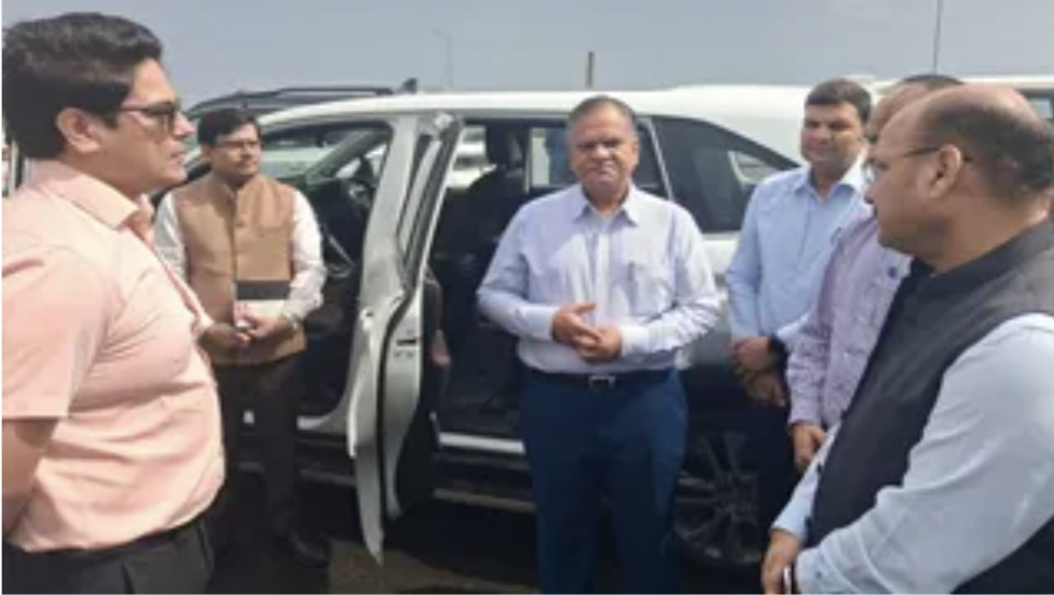 Ganga expressway पर आया ताजा अपडेट, सीएम योगी की हरी झंडी का है इंतजार