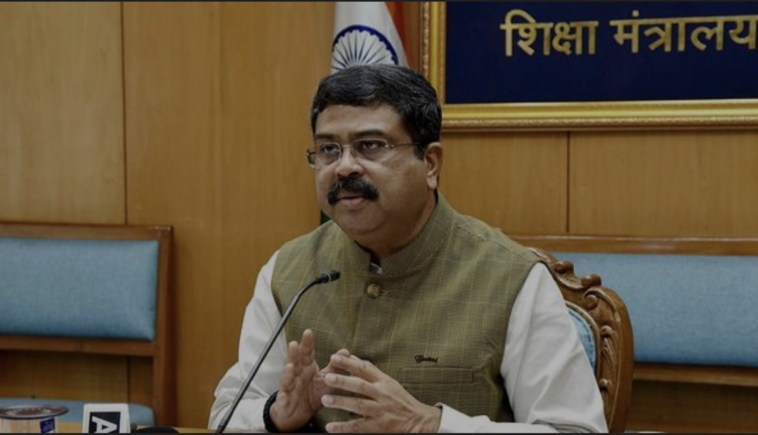 धर्मेंद्र प्रधान ने शिक्षा मंत्री के पद से दिया इस्तीफा, पोस्ट में लिखा- युवाओं की भावनाओं का सम्मान